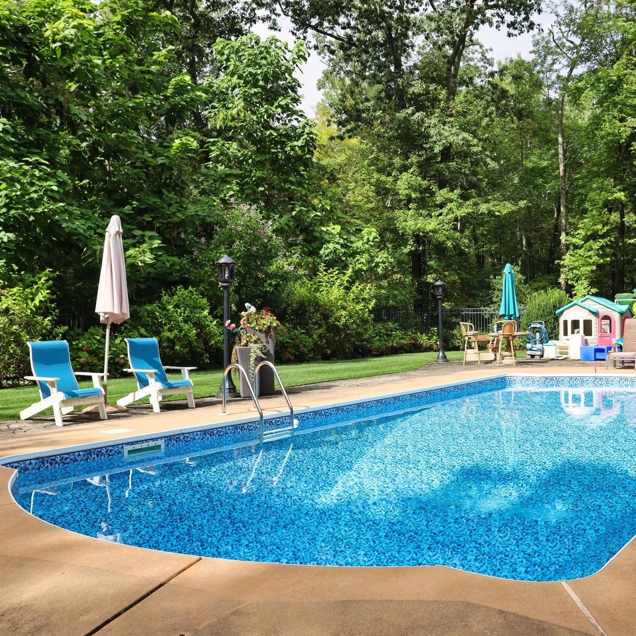 Pool Maintenance Services